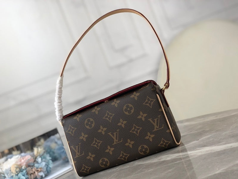 Anum Bags ln Luxury Bag --60042