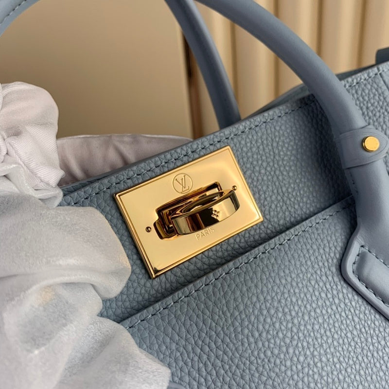 Anum Bags ln Luxury Bag --60811