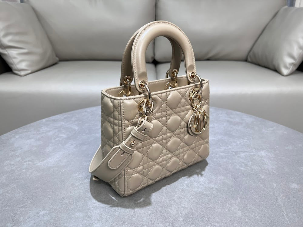 new-designer-premium-bags-nm16213