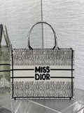 new-luxury-designer-bags-nm16085
