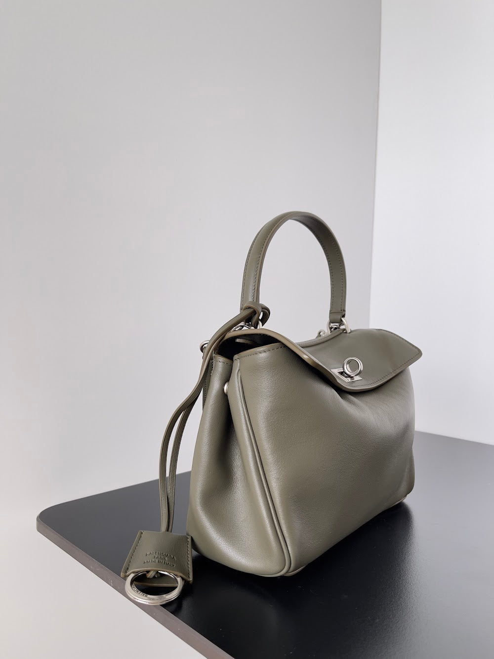 Ezyycart Bags Balenciaga Luxury Bag --110649