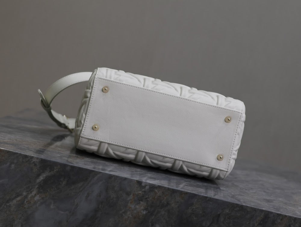 new-luxury-designer-bags-nm16127