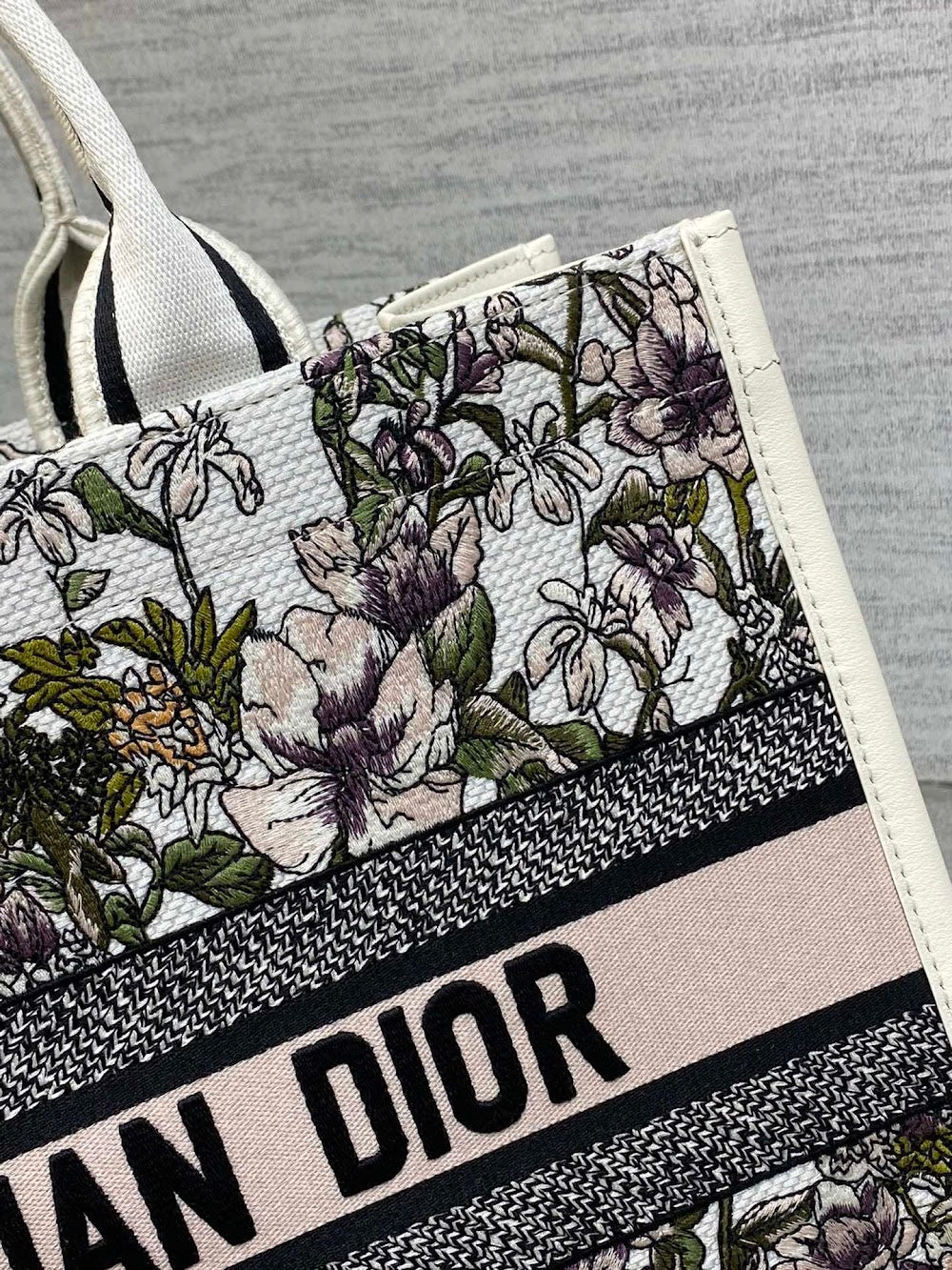 new-designer-premium-bags-nm16485
