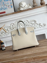 new-luxury-designer-bags-nm11385
