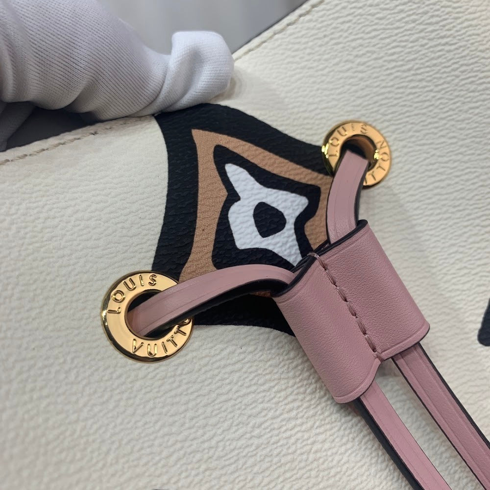 Anum Bags ln Luxury Bag --60070