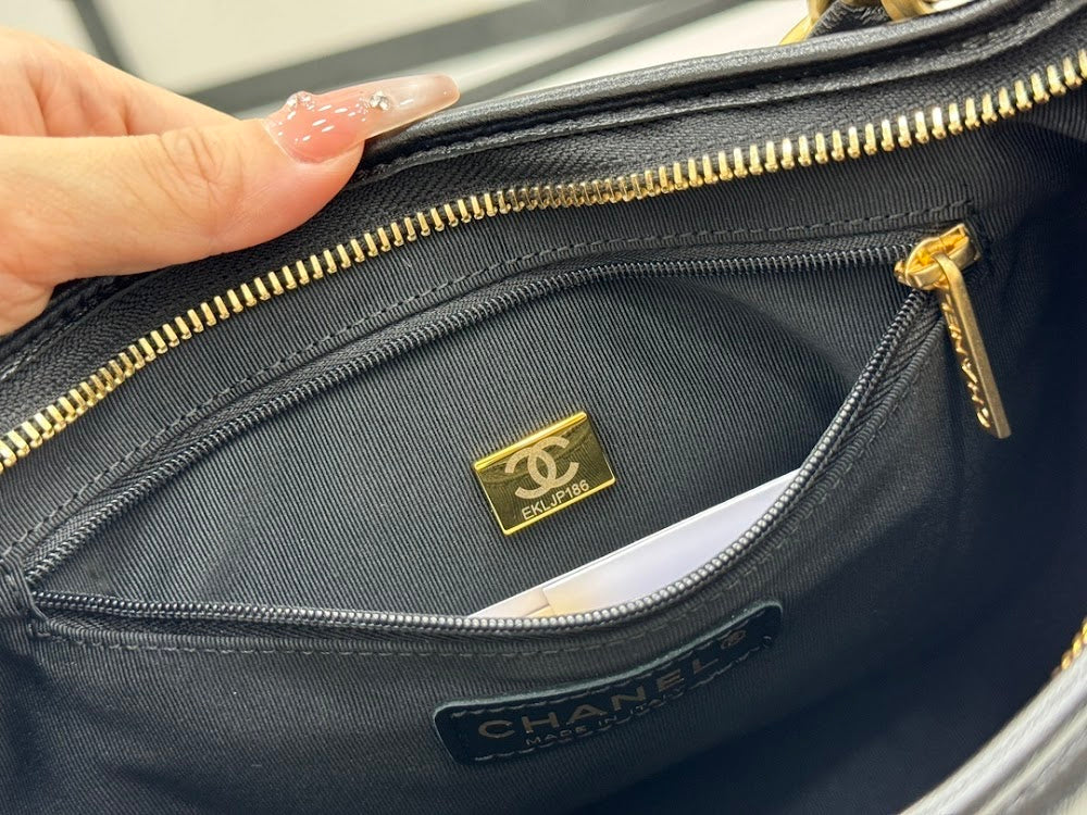 new-luxury-designer-bags-nm9394