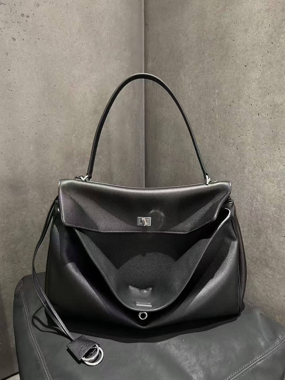 Ezyycart Bags Balenciaga Luxury Bag --110768