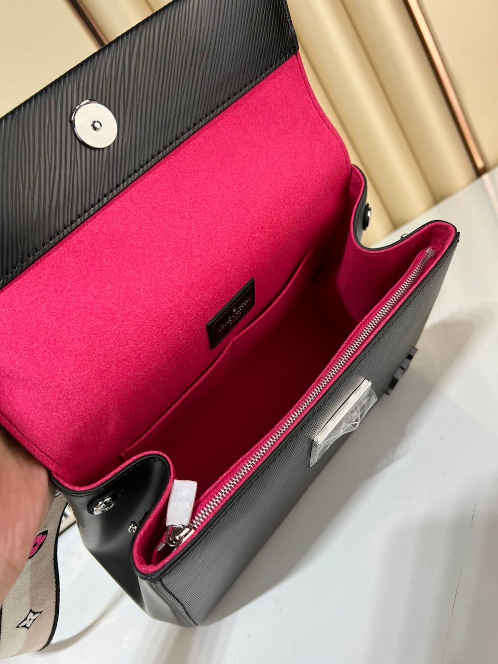 Anum Bags ln Luxury Bag --57855