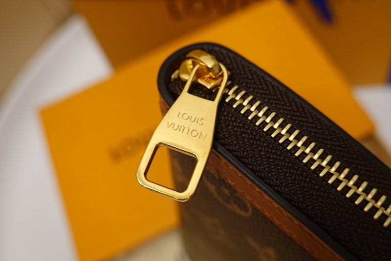 Anum Bags ln Luxury Bag --60066