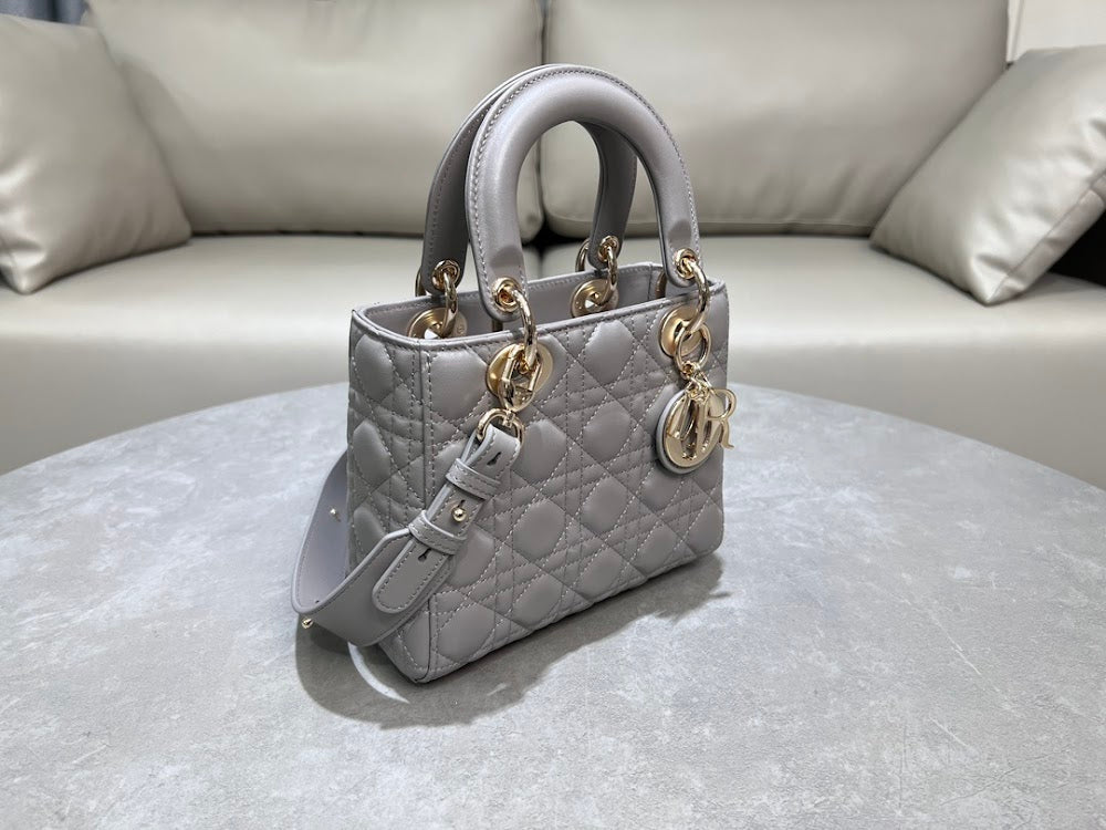 new-designer-premium-bags-nm16214
