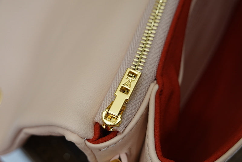 Anum Bags ln Luxury Bag --58366