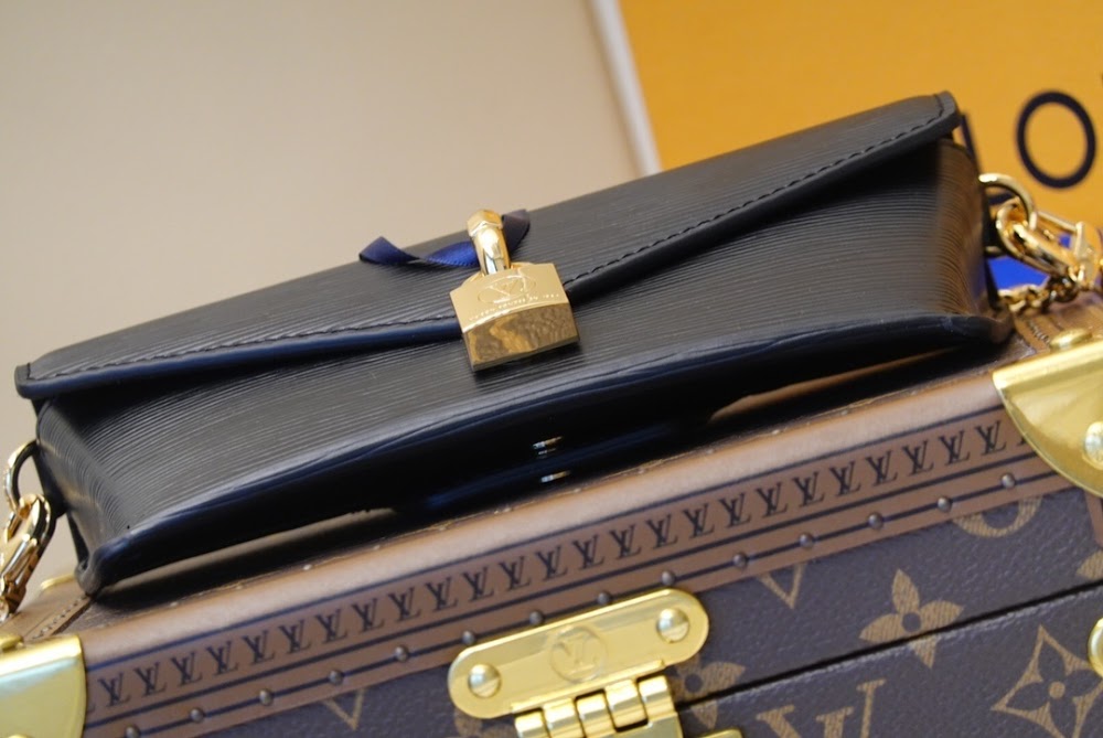 Anum Bags ln Luxury Bag --60180