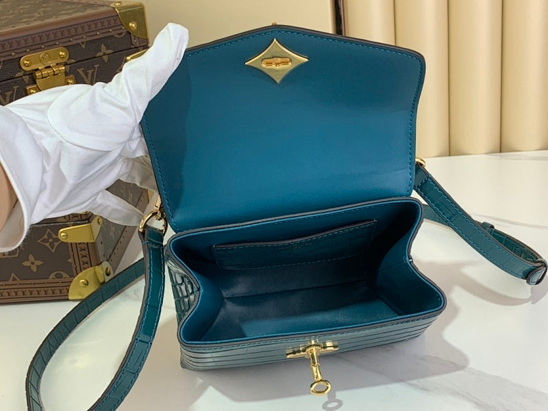 Anum Bags ln Luxury Bag --58751