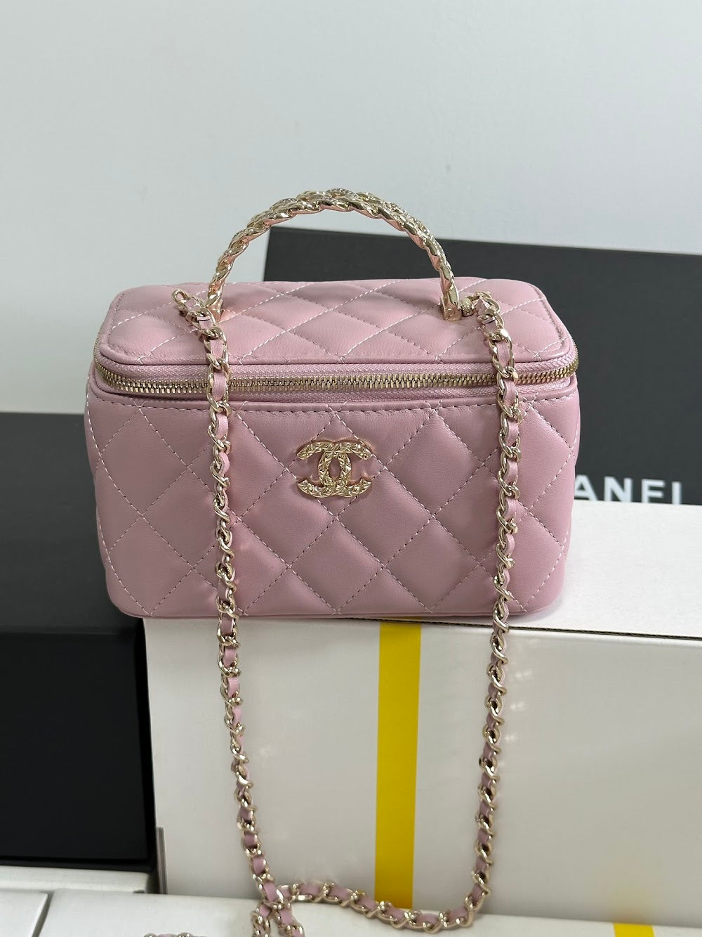 new-luxury-designer-bags-nm9391