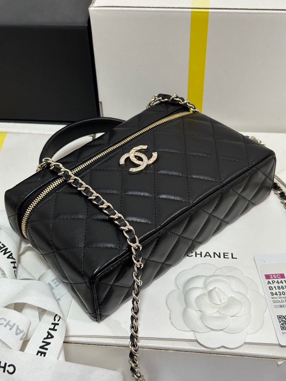 new-luxury-designer-bags-nm9605