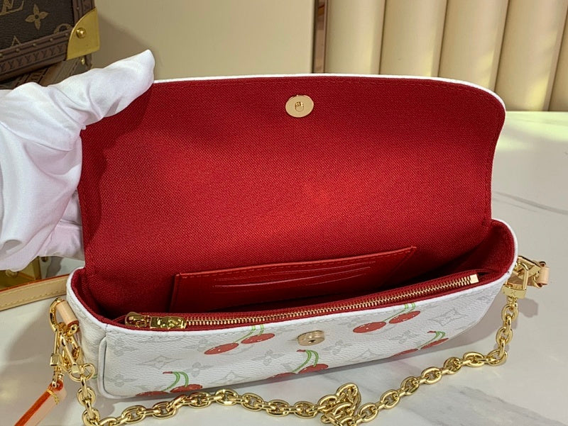 Anum Bags ln Luxury Bag --56713