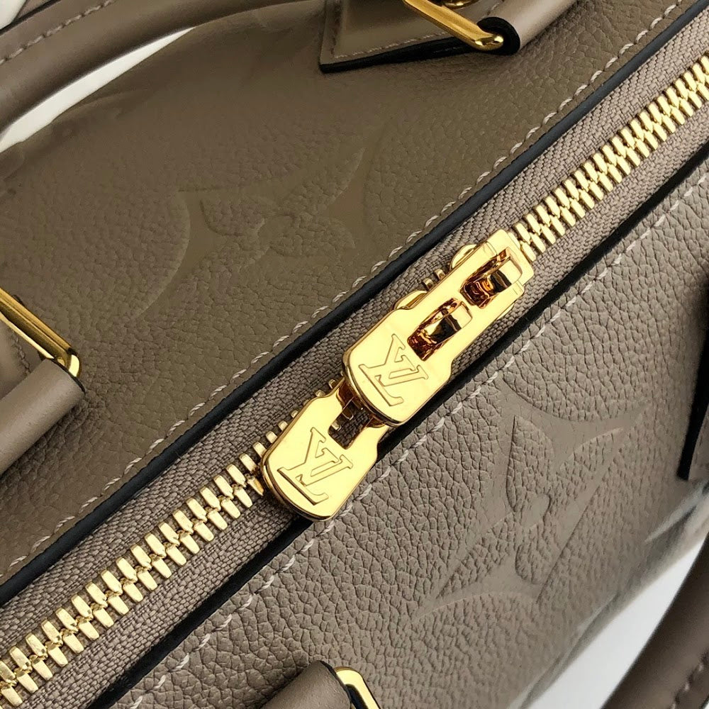 Anum Bags ln Luxury Bag --60526