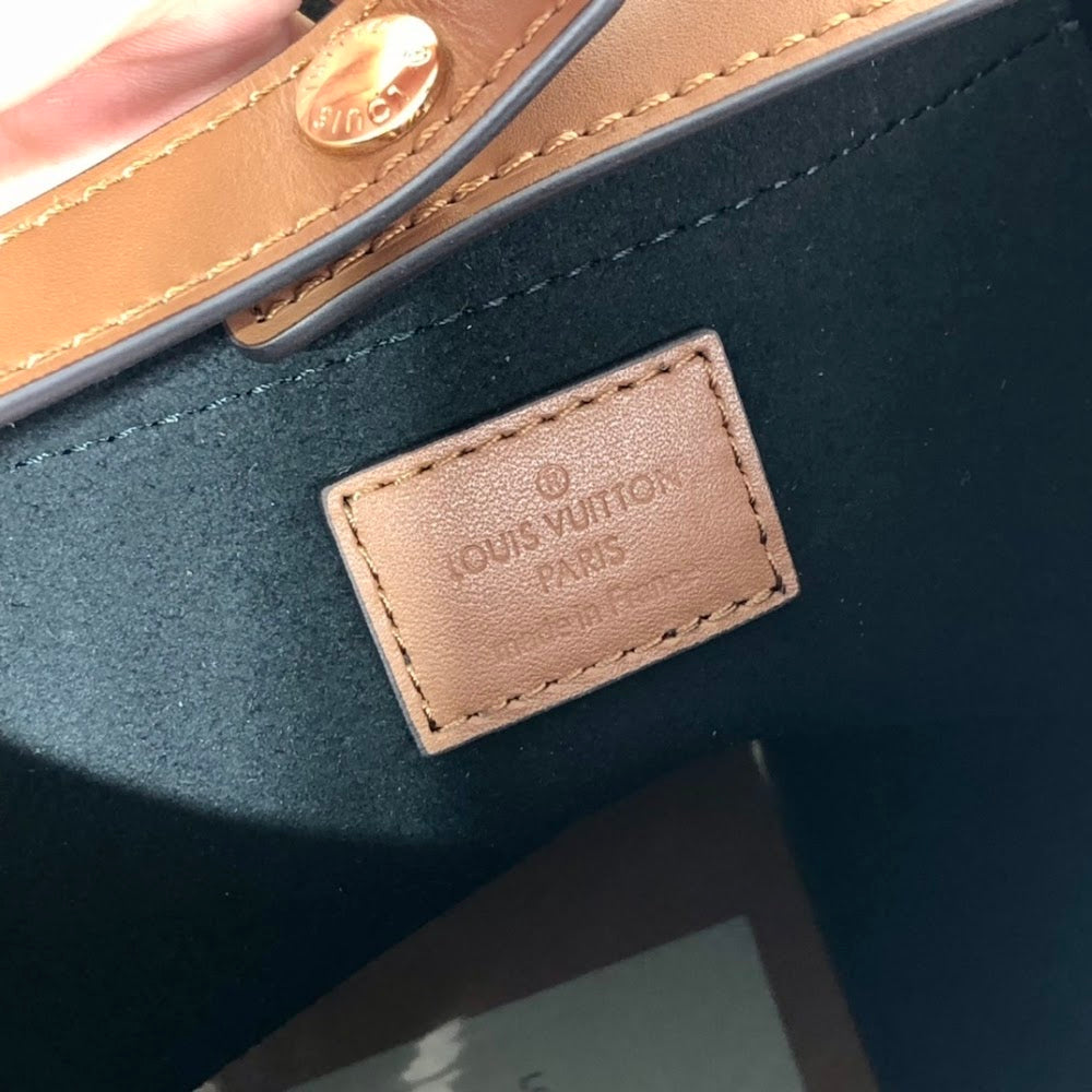 Anum Bags ln Luxury Bag --60462