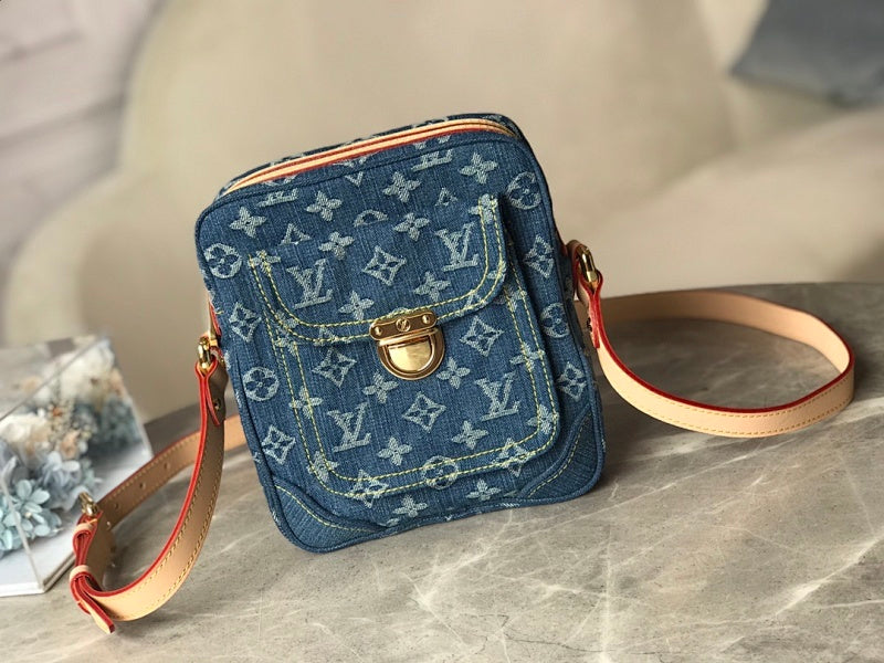 Anum Bags ln Luxury Bag --60711