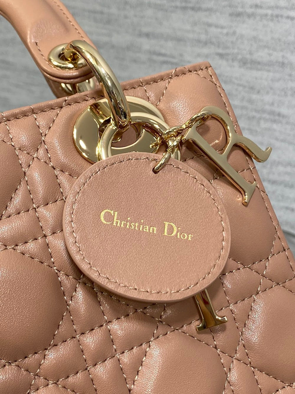 new-designer-premium-bags-nm16325