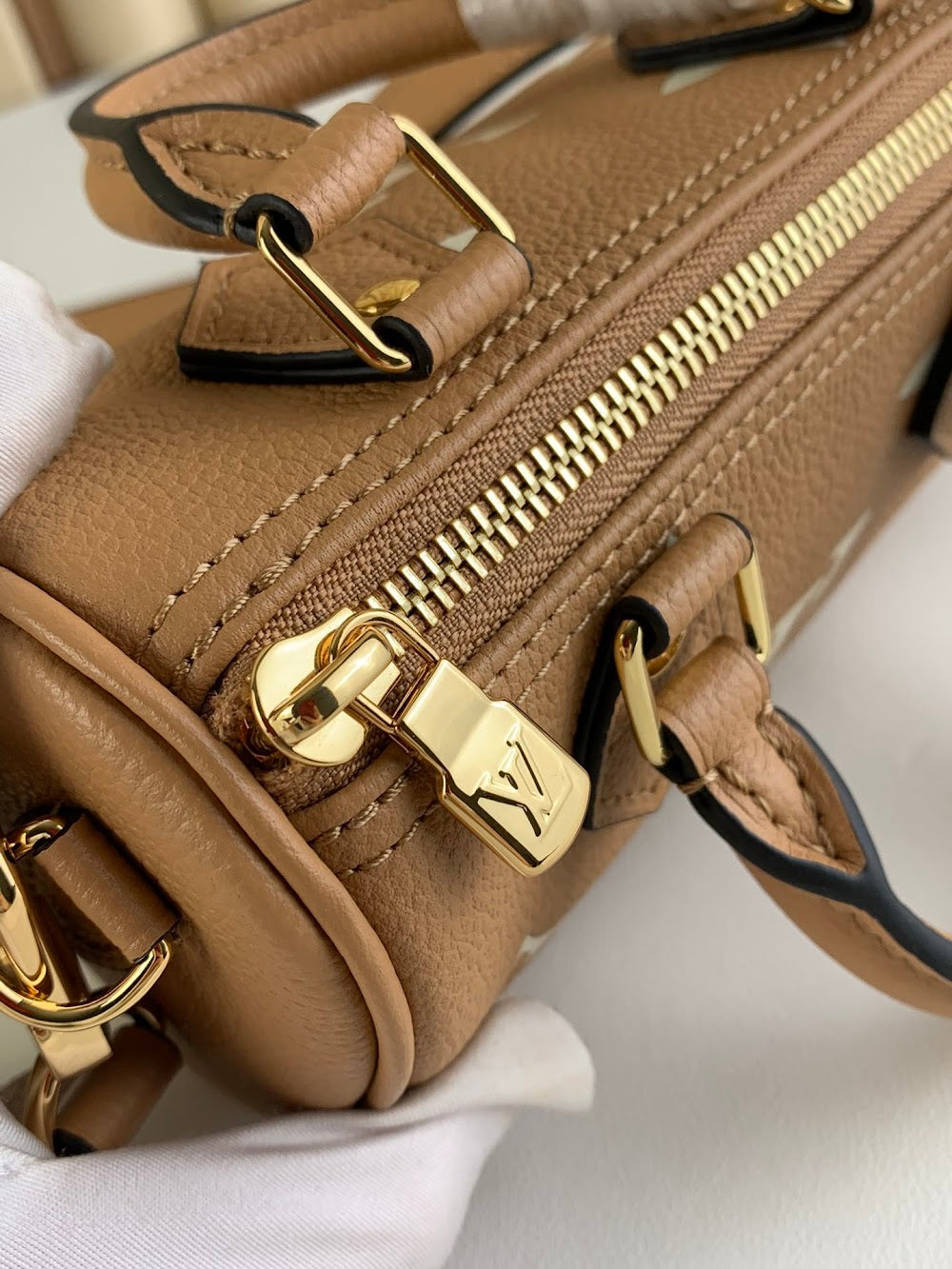 Anum Bags ln Luxury Bag --56497