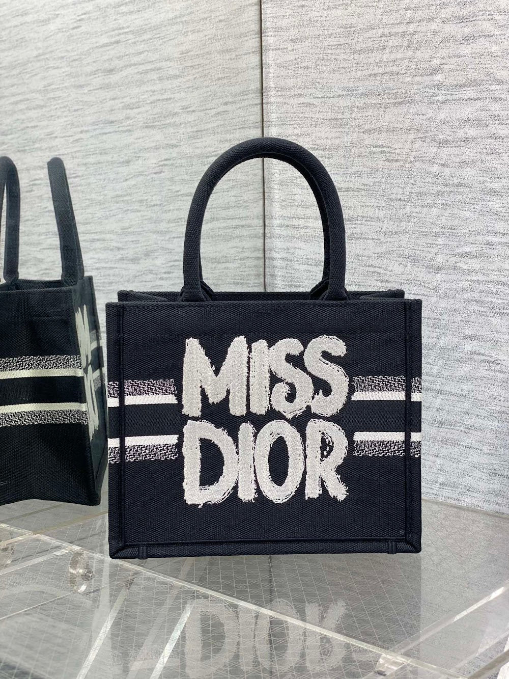 new-luxury-designer-bags-nm16105