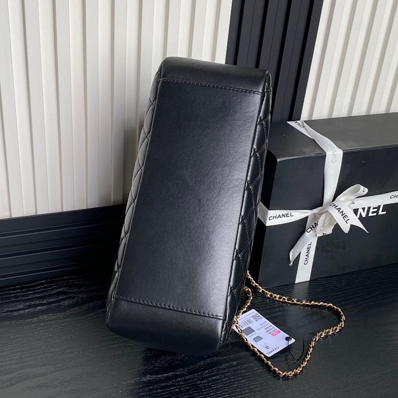 new-luxury-designer-bags-nm9490
