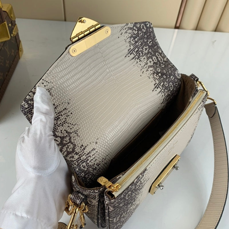 Anum Bags ln Luxury Bag --60816