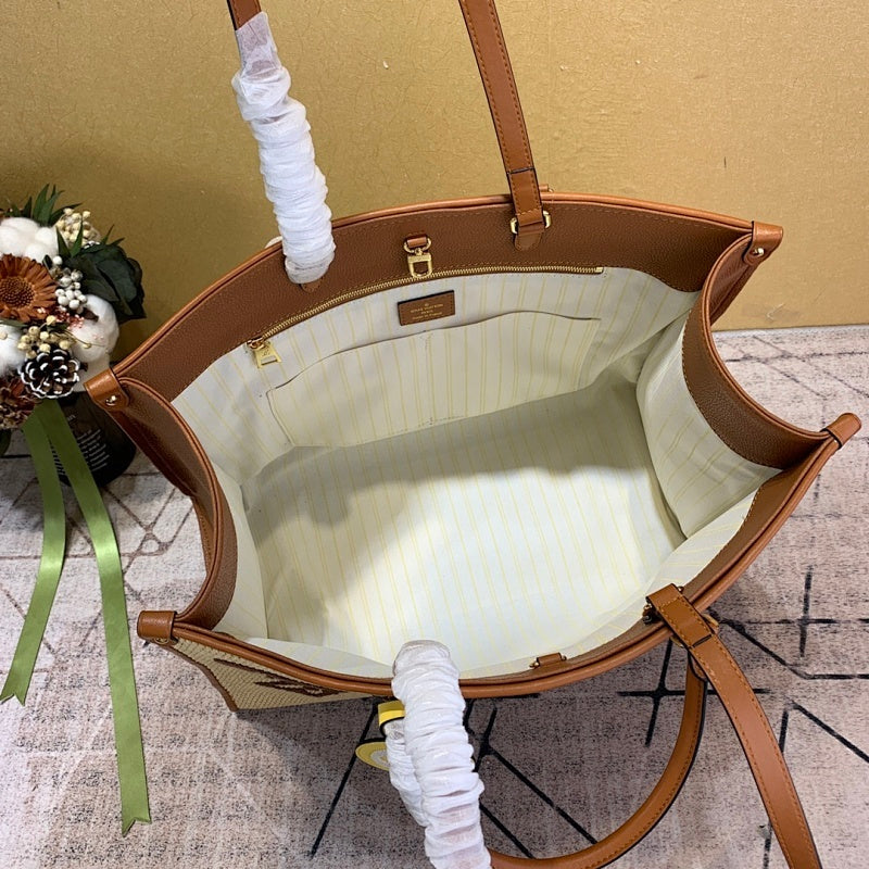 Anum Bags ln Luxury Bag --60069
