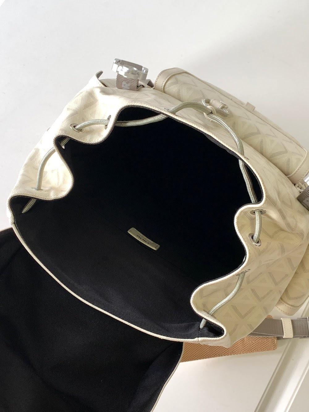 new-luxury-designer-bags-nm16111