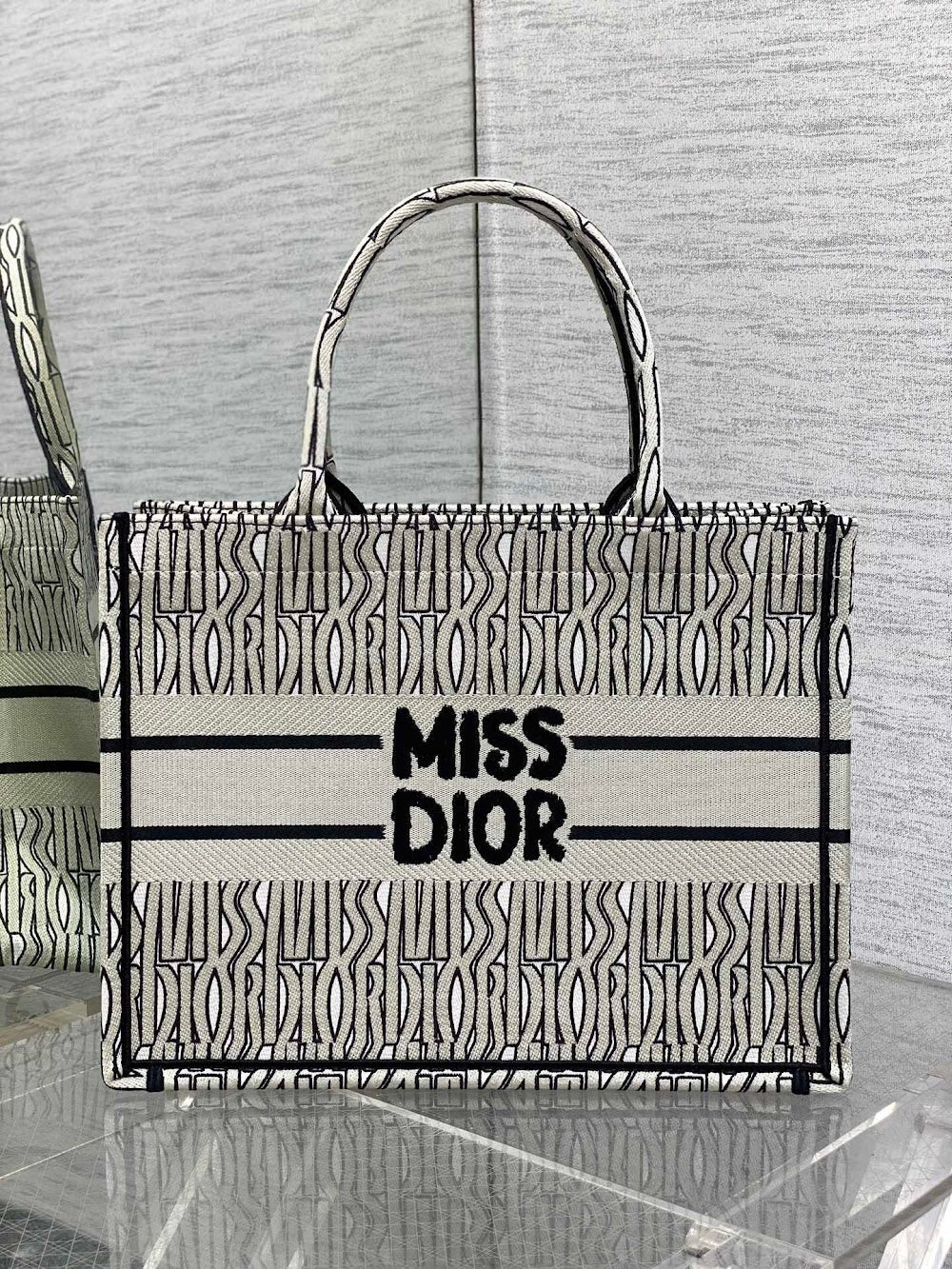 new-luxury-designer-bags-nm16085