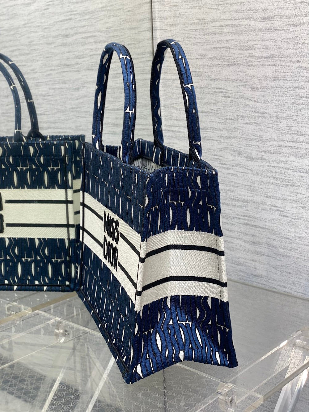 new-designer-premium-bags-nm16140