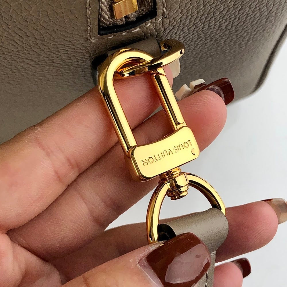 Anum Bags ln Luxury Bag --60526