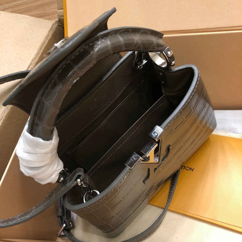 Anum Bags ln Luxury Bag --60862
