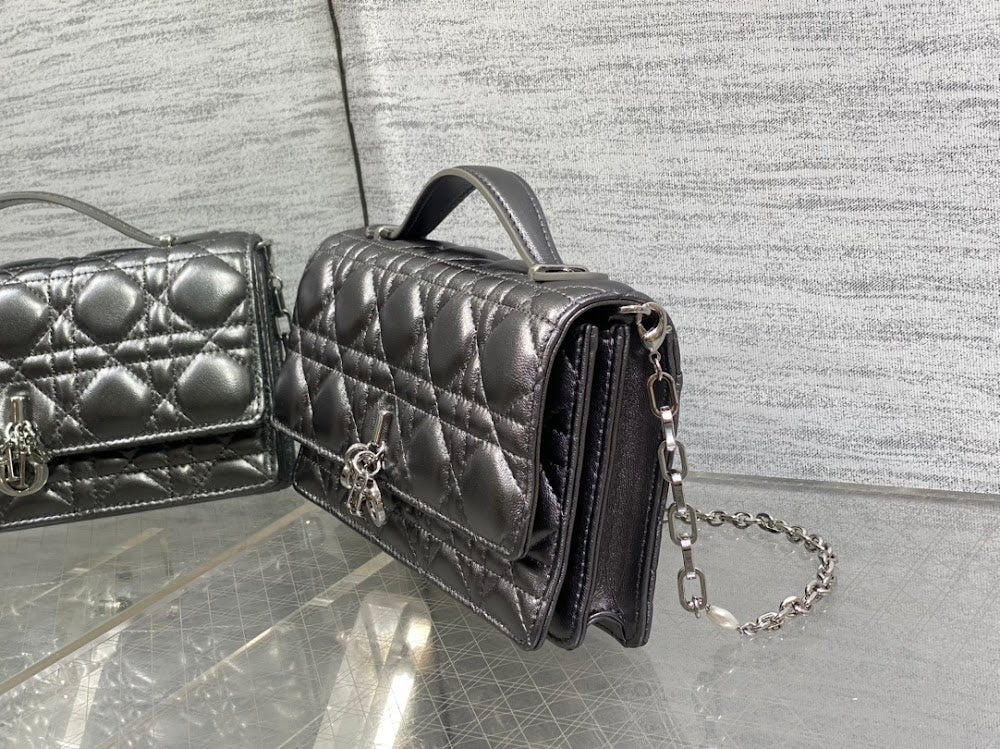 new-luxury-designer-bags-nm16479