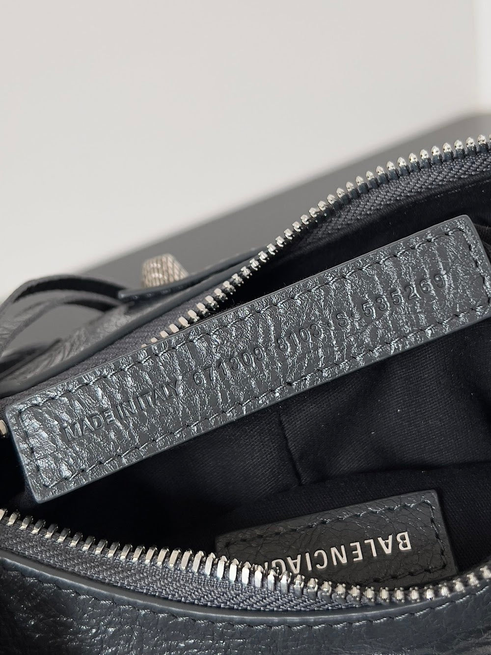 Ezyycart Bags Balenciaga Luxury Bag --111154