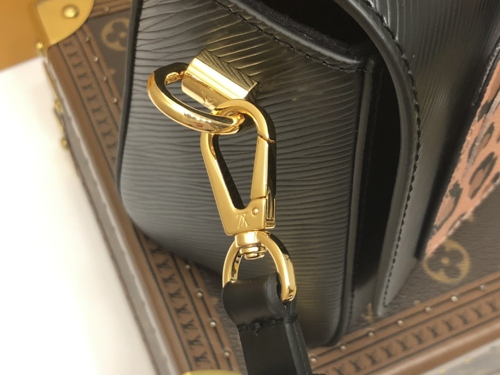 Anum Bags ln Luxury Bag --60107