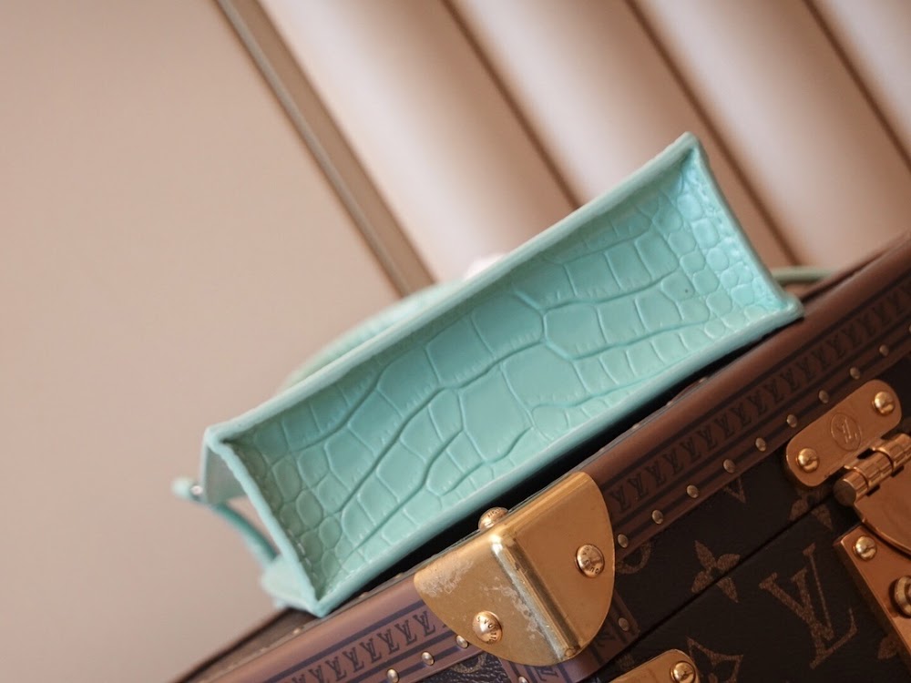 Anum Bags ln Luxury Bag --60267