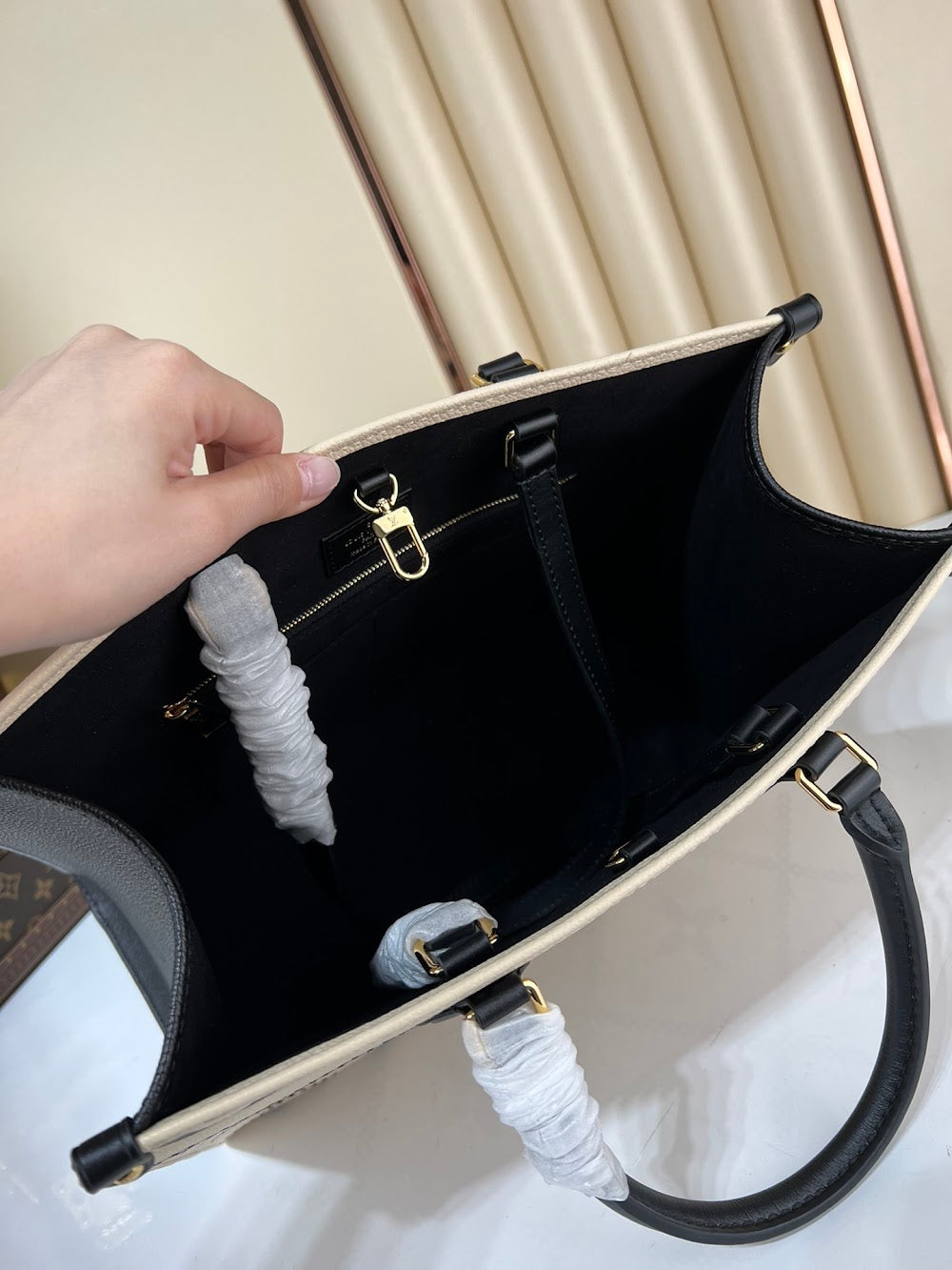 Anum Bags ln Luxury Bag --60762