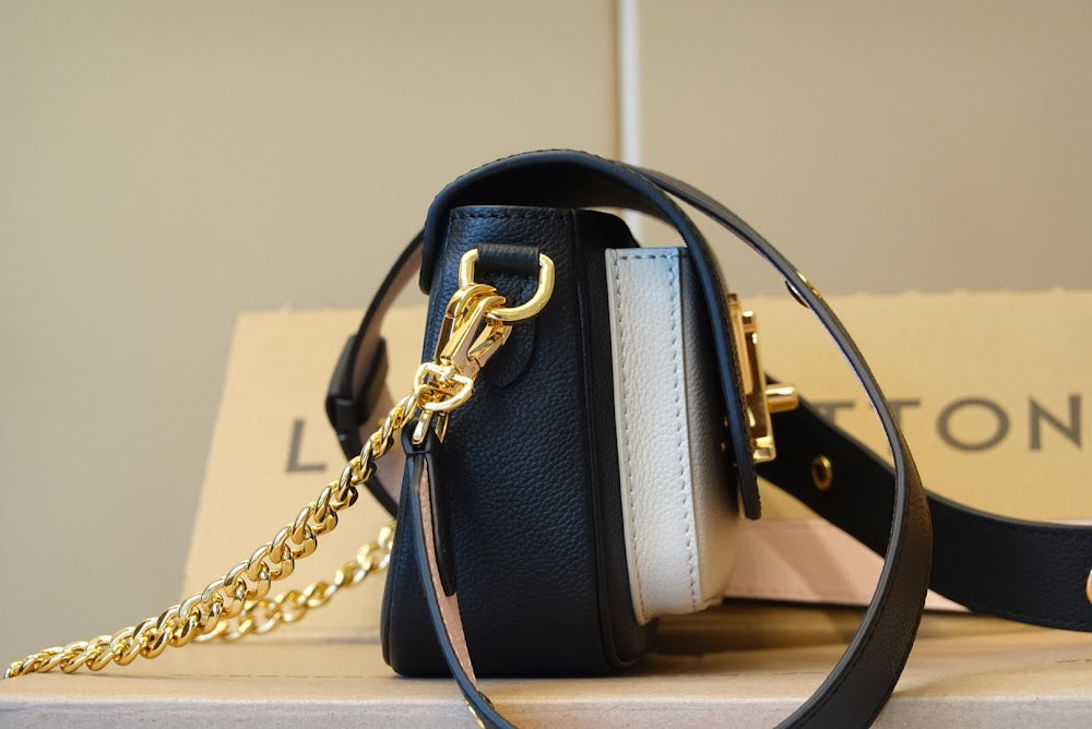 Anum Bags ln Luxury Bag --60843
