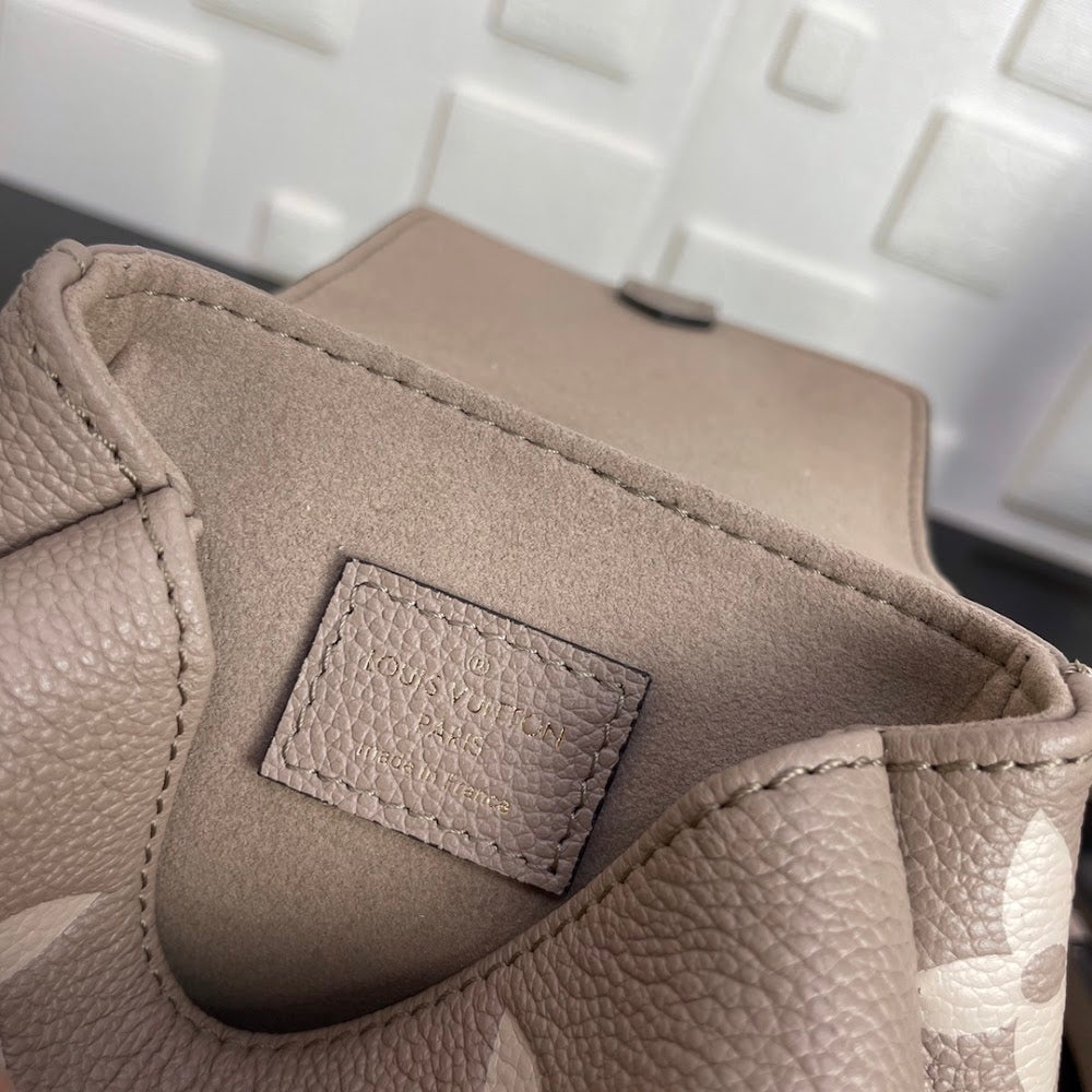 Anum Bags ln Luxury Bag --59984