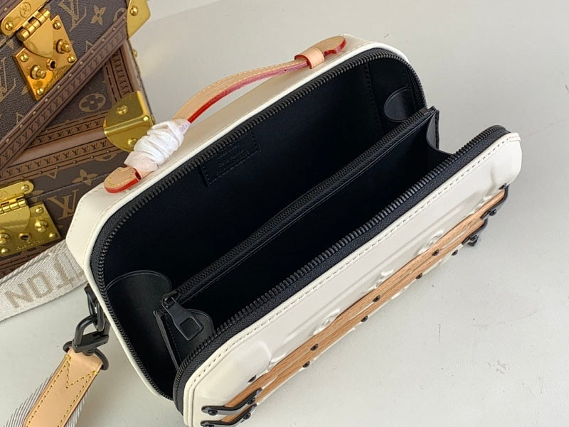 Anum Bags ln Luxury Bag --56307