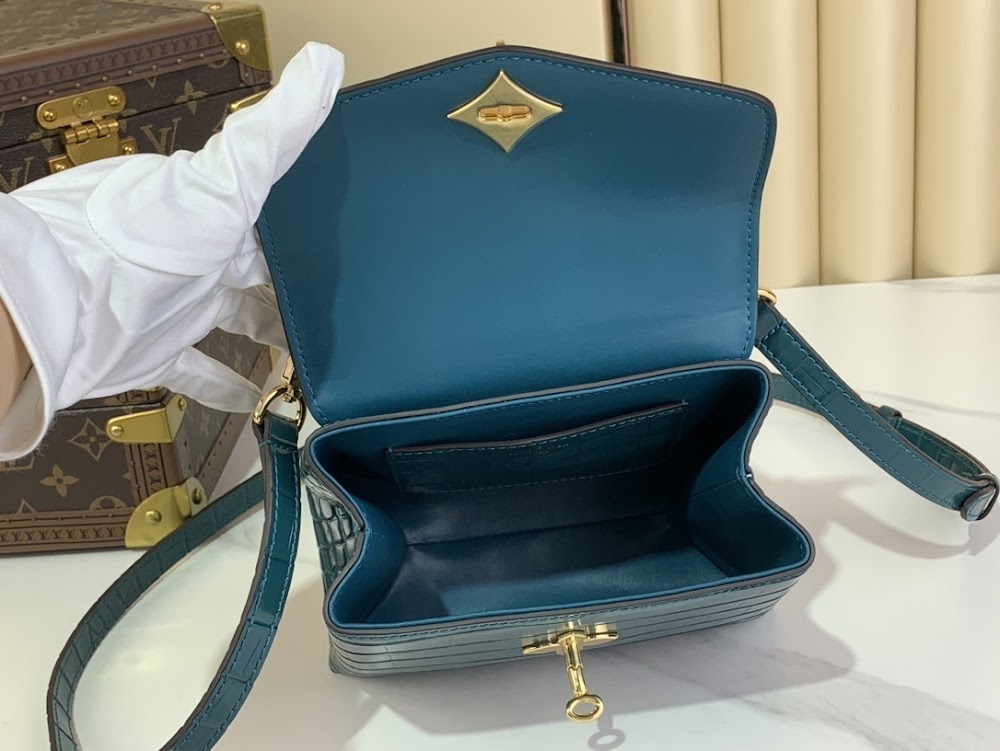 Anum Bags ln Luxury Bag --57065