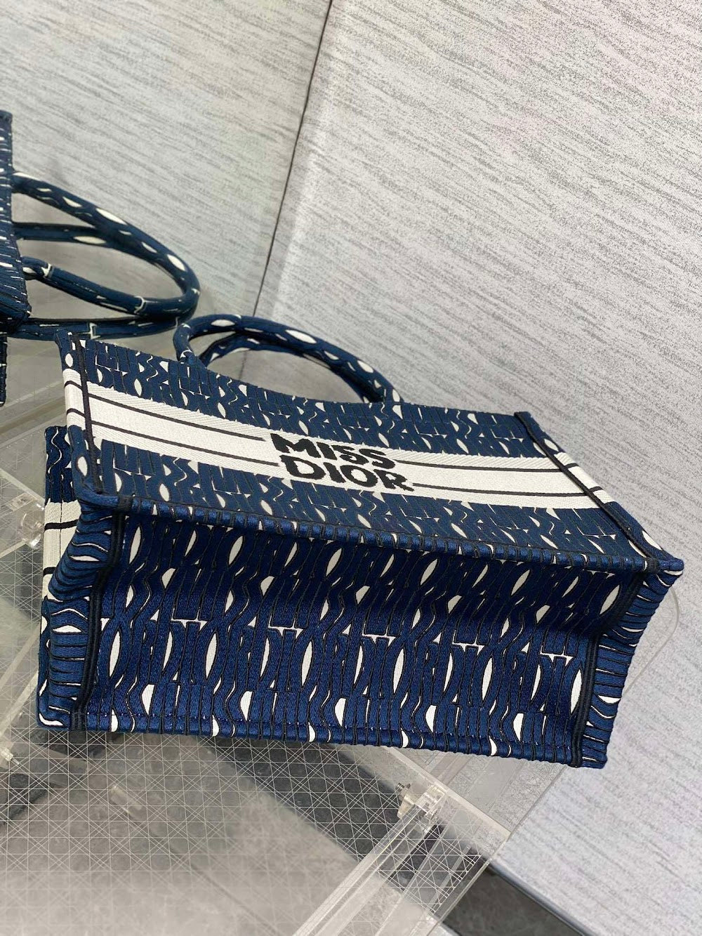 new-designer-premium-bags-nm16140