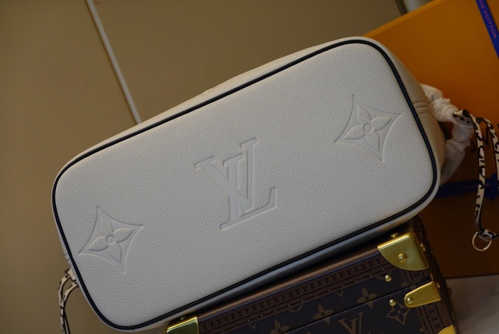 Anum Bags ln Luxury Bag --60130