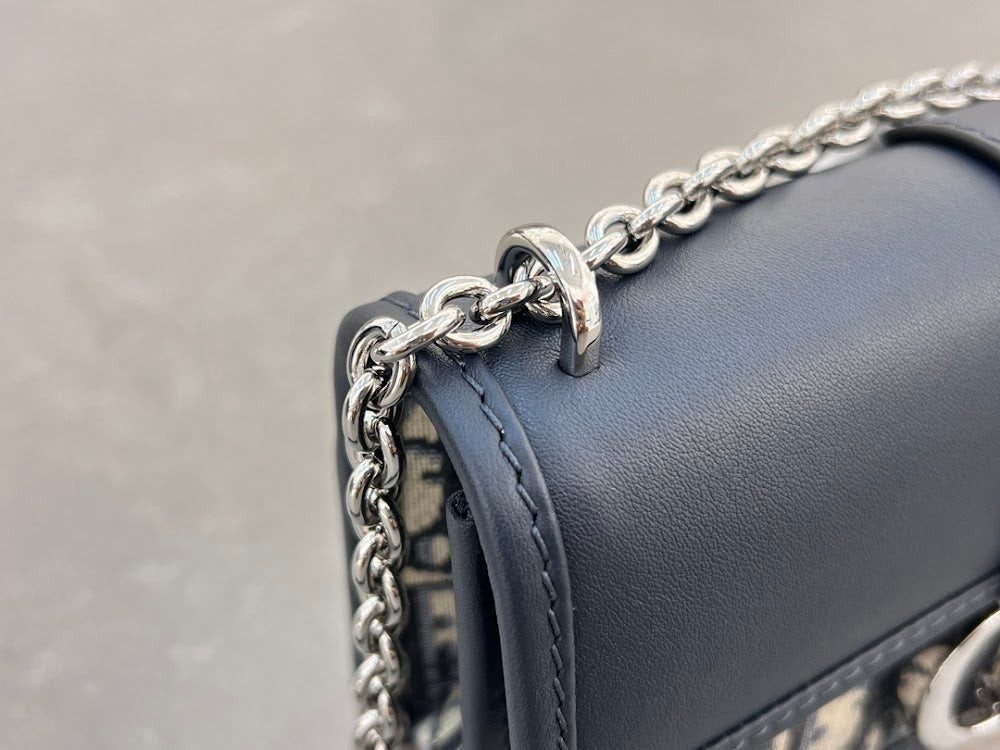 new-designer-premium-bags-nm16156