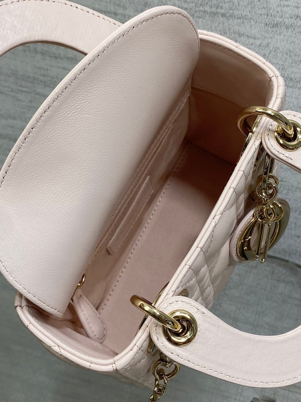 new-designer-premium-bags-nm16363