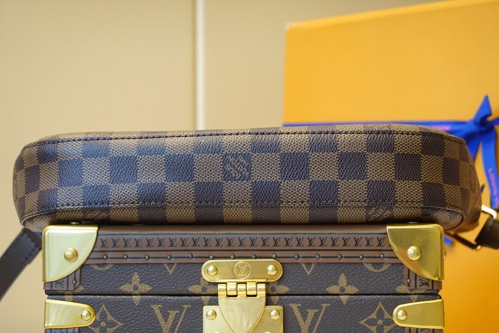 Anum Bags ln Luxury Bag --58276