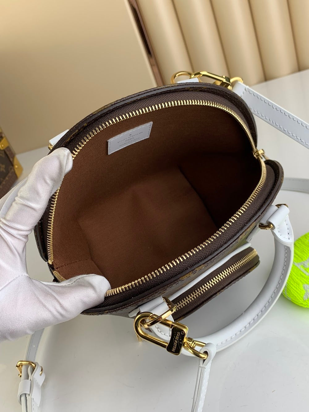 Anum Bags ln Luxury Bag --60968