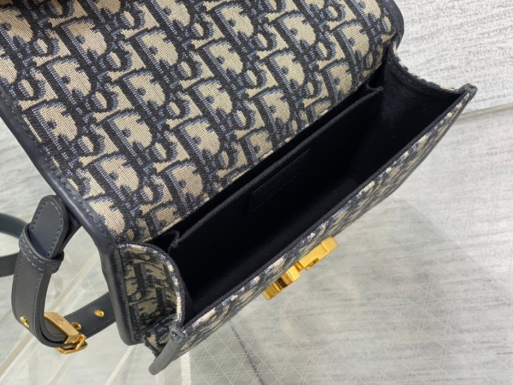new-designer-premium-bags-nm16136